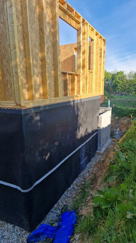 pose premiers murs sur conteneurs